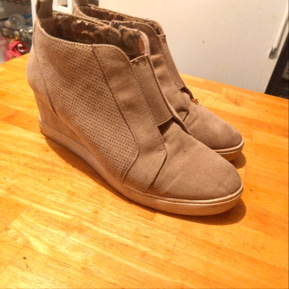 A New Day heels